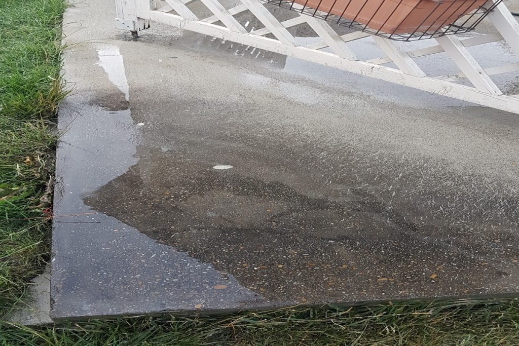 Șlefuire trotuar din beton – fotografie 2